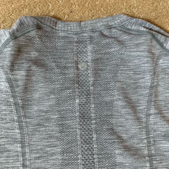 Lululemon swiftly tech long sleeve - Picture 2 of 3